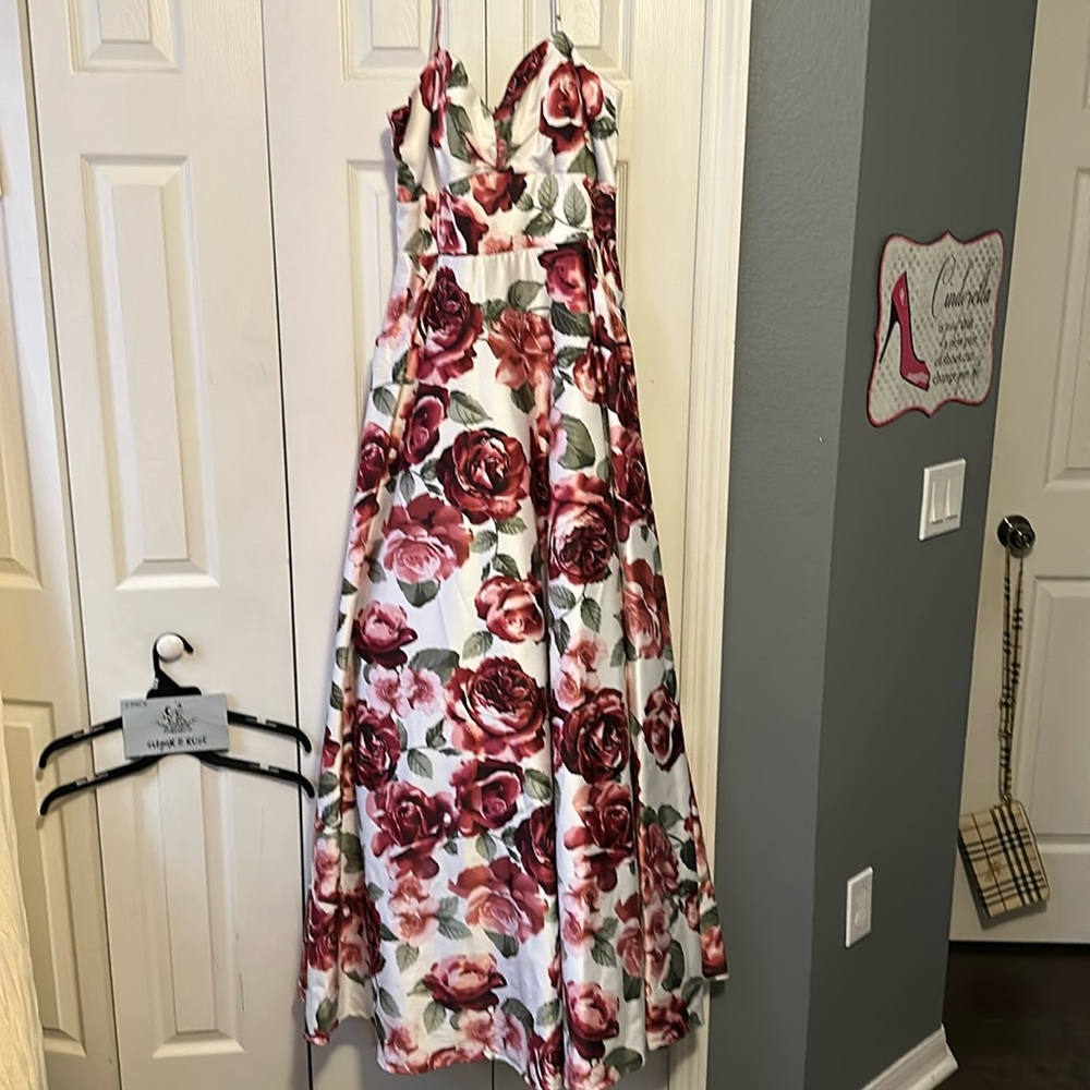 Macy’s Ball gown dress . Only worn once. Size 13 in women. With pockets